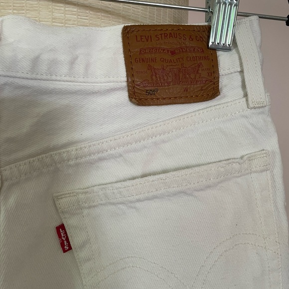Levi’s 501 Shorts - White - 26 - Picture 2 of 8